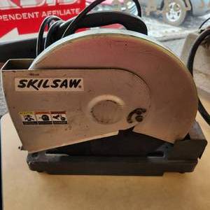 lot 44 image: Skilsaw Professional Model 3824 14 Chop Saw 120V Great Condition Tested Works