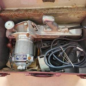 lot 46 image: Stanley Model J5-N Electric Plane With Metal Box Great Condition Tested Works