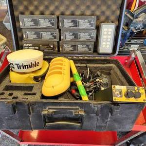 lot 106 image: Trimble Batteries Model EPP-100c Remote Control 35708-10