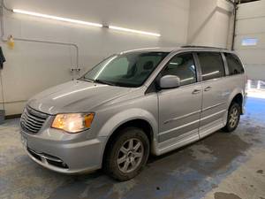 2012 Chrysler Town & Country Touring