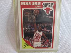 lot 1 image: 1989-90 Fleer Michael Jordan Card...