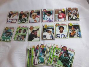 lot 6 image: 1979 Topps Football Cards...