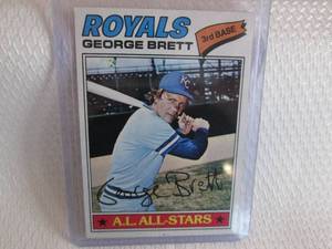 lot 19 image: 1977 Topps George Brett Card...