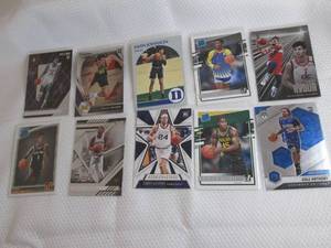 lot 31 image: Assorted Basketball Rookie Cards...