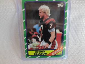 lot 96 image: 1986 Topps Boomer Esiason Rookie Ca...