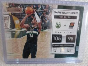 lot 172 image: 2021-22 Contenders Giannis Antetoko...