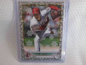 lot 182 image: 2022 Topps Holiday Shohei Ohtani Me...