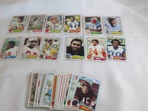 lot 199 image: Assorted 1982 Topps Football Cards...
