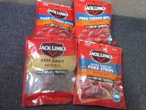 lot 264 image: 4- 3.25 Jack Links Snacks...