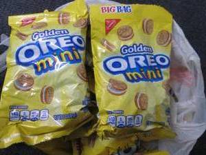 lot 312 image: 12- 3 oz Golden Oreo Minis...