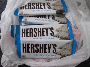 lot 317 image: 12- Hersheys Cookies & Crme Bars...
