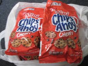 lot 320 image: 12- 3 oz Mini Chips Ahoy Chewy...