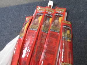 lot 345 image: 12 Jack Links Snacks...