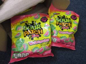lot 381 image: 12- 5 oz Sour Patch Kids Watermelon...