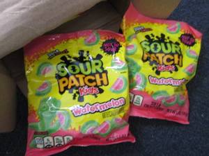 lot 383 image: 12- 5 oz Sour Patch Kids Watermelon...