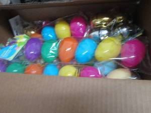 lot 529 image: Box of Fillable Easter Eggs...