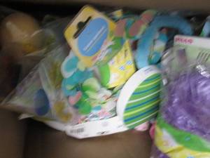 lot 539 image: Box of Assorted Easter Items...