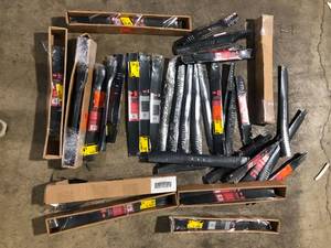 Lot of Assorted Lawn Mower Blades Various Models and Conditions Customer Returns See Pictures