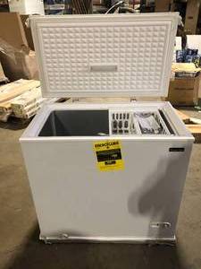 Magic Chef 7.0 cu. ft. Chest Freezer in White Damaged Customer Returns See Pictures