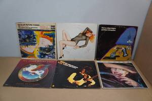 lot 34 image: 6 Vinyl Records -Steve  Miller Band, The Cars, Moody Blues, Three Dog Night
