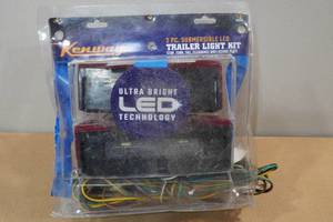 lot 49 image: Kenway 2-Piece Submersible LED Trailer Light Kit