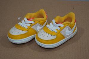 lot 77 image: Nike Toddler Soft Sneakers -Size 3