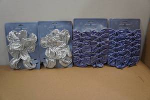 lot 104 image: 4 Assorted Packs of Christmas Bows