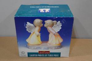 lot 107 image: Christmas Delights Lighted Porcelain Table Piece