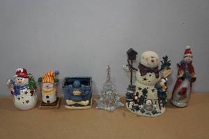 lot 111 image: Assorted Snowman Christmas Dcor