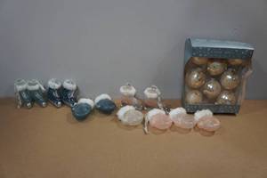 lot 113 image: Assorted Christmas Ornaments -Mittens, Skates