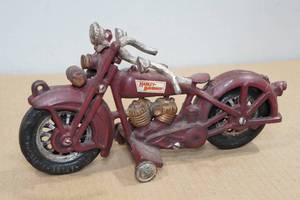 lot 137 image: Harley Davidson Cast Iron Motorcycle