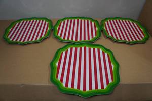 lot 141 image: 4 14 Christmas Serving Trays