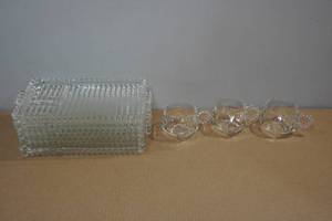 lot 172 image: Glassware Snack Sip and Smoke Sets - 5 Trays, 3 Cups