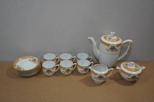 lot 174 image: Serviceware for 6 Tea Set