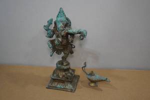 lot 185 image: Vintage Statue