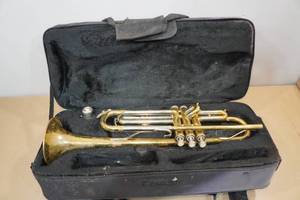 lot 186 image: Blessing Artistic Trumpet with Case