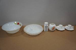 lot 197A image: 3 Glass Serving Trays