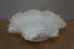 lot 199 image: Glass Serving Bowl