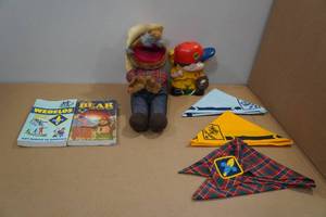 lot 213 image: Assorted Collectables -Boy Scouts, Coin Bank