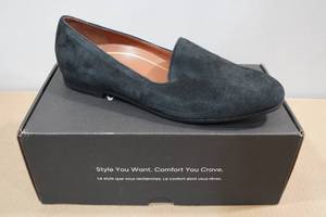 lot 227 image: Vionic Willa Flats - Size 8.5