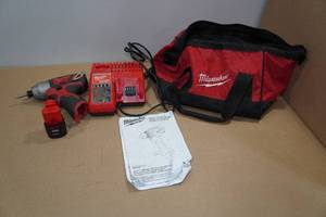 lot 231 image: Milwaukee 12V Driver with Bag