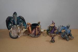 lot 248 image: Dragon Decorative Collectables