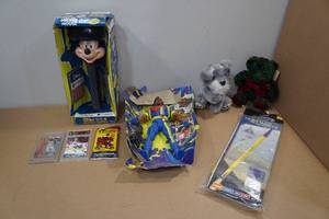 lot 254 image: Toys and Sports Cards - Yankees Giant Mickey Mouse PEZ