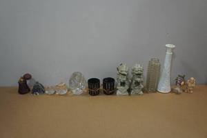 lot 258 image: Decorative Collectables - Vases, Oriental Lions