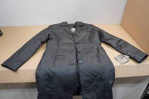 lot 287 image: USA Bikers Dream Apparel Black Leather Trench Coat - Small