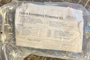 lot 107 image: Deluxe Emergency Response Kit