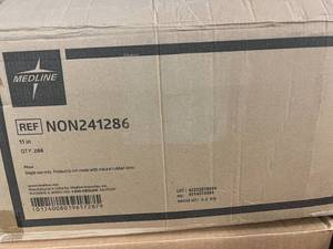 lot 236 image: Medline Maxi Pads 11