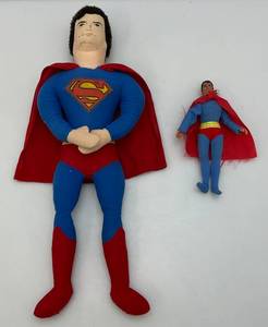 lot 138 image: Vintage Supereman Figures Including 20 Plush & 8 1974 Mego Corp.