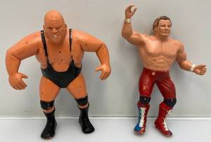 lot 140 image: 7 12 1985 King Kong & 1986 Series 3 British Bulldog Wrestling Figures