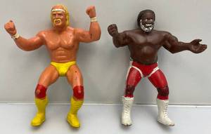 lot 142 image: 7 12 1984 Hulk Hogan & 1984 The Junkyard Dog Wrestling Figures